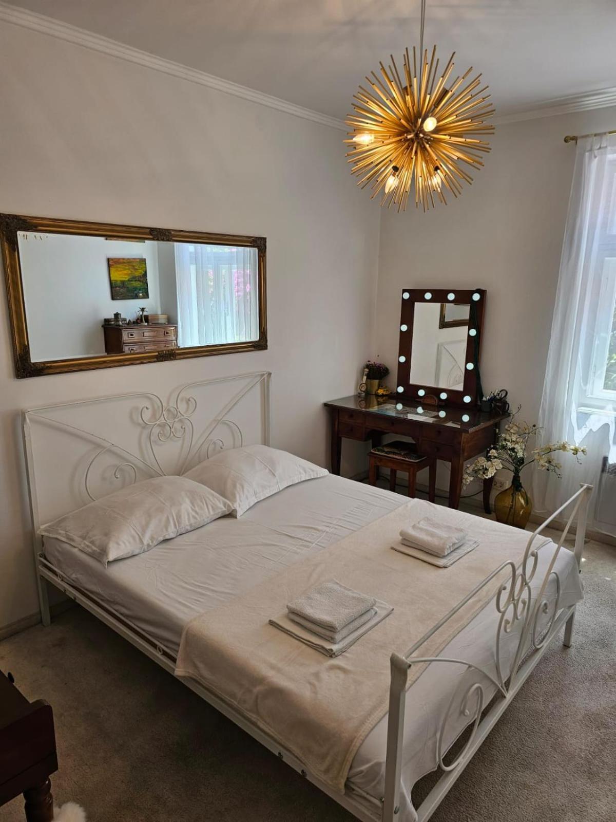 Db Interiors Apartment Split Exterior foto